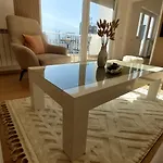 アパート Mina Modern & Cozy Main Square Gtc *