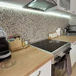 アパート Mina Modern & Cozy Main Square Gtc