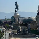 Mina Modern & Cozy Main Square Gtc アパート