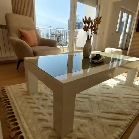 Appartement Mina Modern & Cozy Main Square Gtc *