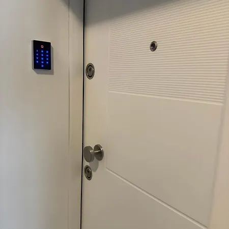 Mina Modern & Cozy Main Square Gtc