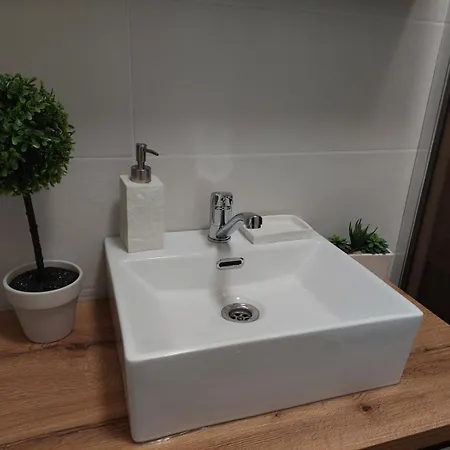 Mina Modern & Cozy Main Square Gtc Apartment