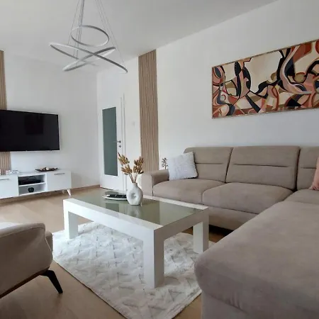 Mina Modern & Cozy Main Square Gtc *