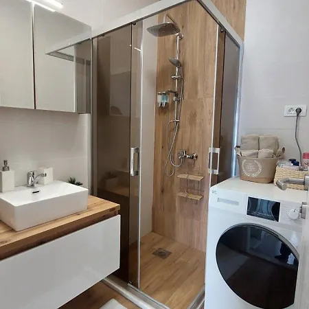 Апартаменти Mina Modern & Cozy Main Square Gtc *