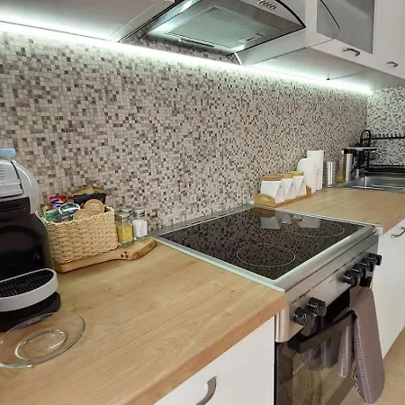 Apartment Mina Modern & Cozy Main Square Gtc