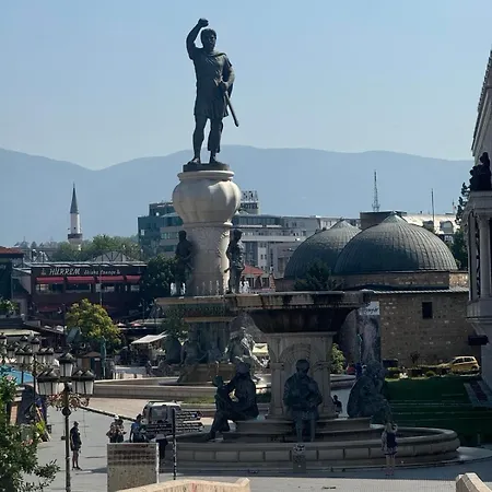 Mina Modern & Cozy Main Square Gtc Апартаменти