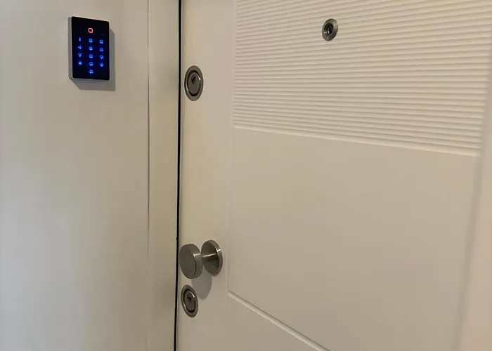 Mina Modern & Cozy Main Square Gtc