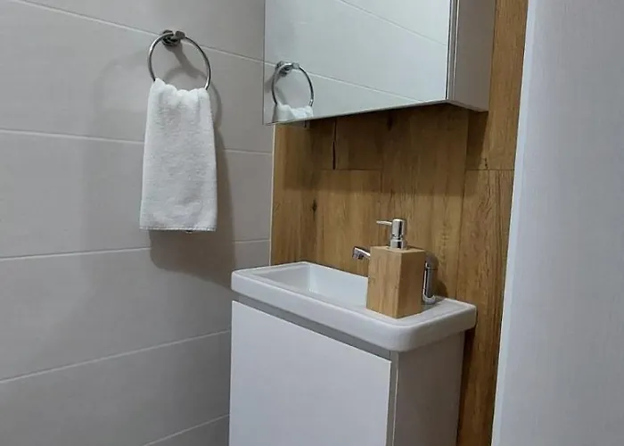 Mina Modern & Cozy Main Square Gtc